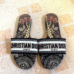 CHRISTIAN DIOR Flip Flops SIZE 10